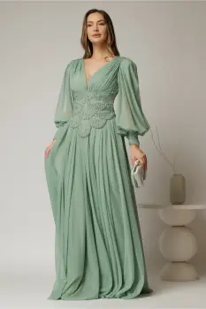 Rochie lunga verde menta de seara din tull cu corset cu strassuri aplicate imagine