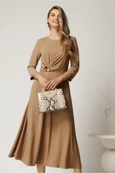 Rochie midi bej din crep in clos cu fronseu si aplicatie metalica in talie imagine