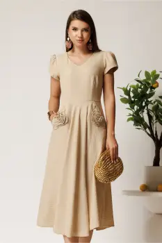 Rochie midi bej din material fluid in clos cu trandafiri pe buzunare imagine