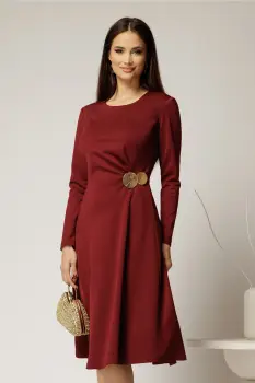 Rochie midi bordo clos cu accesoriu auriu in talie si pliuri imagine