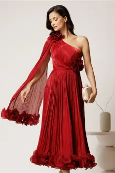 Rochie midi bordo din voal satinat cu volanase la baza si flori in talie si pe umar imagine