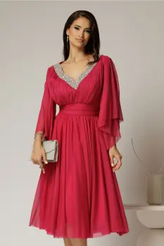 Rochie midi fucsia din tull cu decolteu in V si strassuri aplicate pe linia decolteului imagine