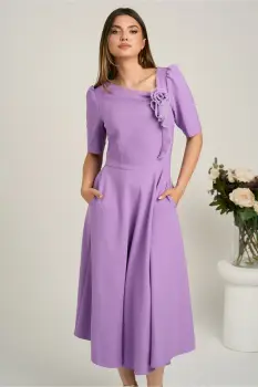 Rochie midi lila din stofa in clos cu floare si margelute- LaDonna imagine