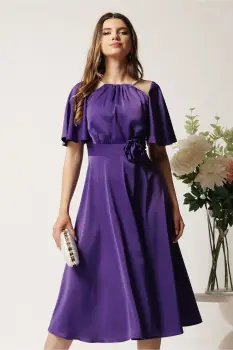 Rochie midi mov din satin in clos cu floare in talie- Moze imagine