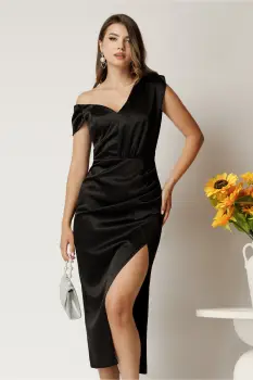 Rochie midi neagra din satin conica cu un umar gol imagine