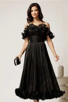 Rochie midi neagra in clos din voal satinat cu volanase la bust si la baza imagine