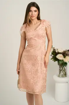 Rochie midi roz din dantela in clini cu pene la umeri imagine