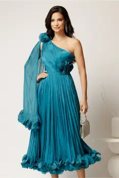 Rochie midi turcoaz din voal satinat cu volanase la baza si flori in talie si pe umar imagine