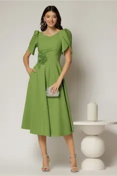 Rochie midi verde de ocazie cu aplicatie in talie cu margele si maneci decupate imagine
