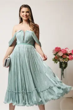Rochie midi verde mint in clos din voal satinat cu aplicatii cazute pe umeri imagine