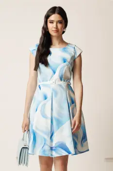 Rochie scurta bleu cu imprimeuri albastre in clos cu buzunare si curea in talie imagine