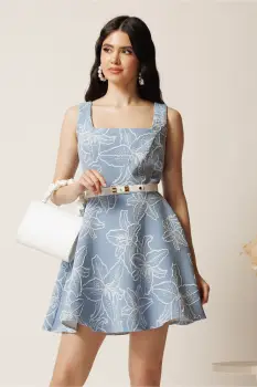 Rochie scurta bleu in clos cu model floral 3D si curea in talie imagine