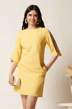 Rochie scurta galbena din stofa cu croi drept si perle pe maneci- Moze imagine