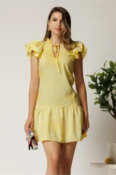 Rochie scurta galbena din triplu voal cu croi cambrat si volan la baza imagine