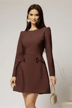 Rochie scurta maro cu fusta tip A si fundite imagine