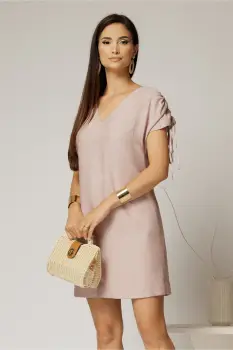 Rochie scurta roz cu croi drept din rayon cu decolteu in V si snur la maneci imagine