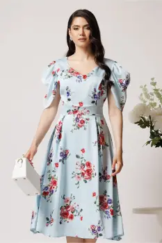 Rochie vaporoasa din satin bleu cu trandafiri roz imagine