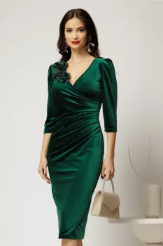 Rochie verde din catifea cu aplicatii florale si nasturi pe talie imagine