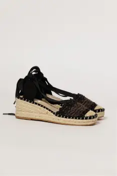 Sandale casual bej cu insertii negre si talpa din iuta impletita imagine