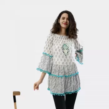 Bluza brodata cu imprimeu si ciucuri 3 imagine