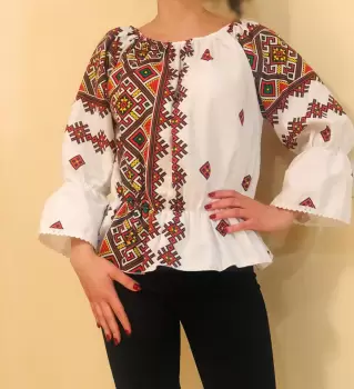 Bluza stilizata cu motive traditionale Daniela 4 imagine