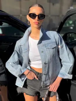 Geaca din denim cu strasuri - Cool imagine