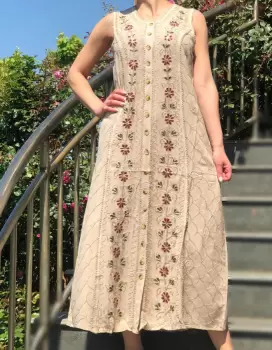 Rochie brodata Emilia 11 imagine