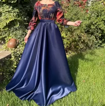 Rochie cu motive florale eleganta lunga Teo 5 imagine