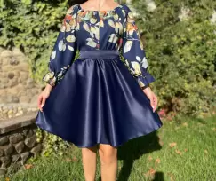 Rochie cu motive florale eleganta Teo imagine