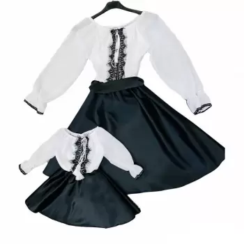 Rochie stilizata dama alb si negru imagine