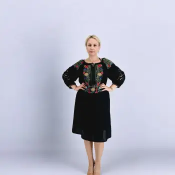 Rochie Traditionala Julianna 4 imagine