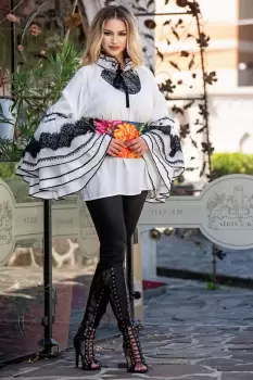 Bluza de contesa Venezia pretioasa alba cu volane din organza si dantela imagine