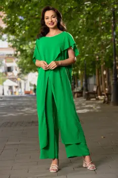 Compleu casual lejer verde cu bluza asimetrica si pantalon evazat imagine