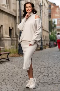 Compleu dama crem din tricot cu rochie si pulover oversize imagine
