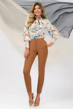Pantaloni office Pretty Girl camel cu taietura decorativa la buzunar imagine