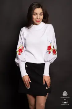 Pulover dama din bumbac alb cu maneci brodate cu trandafiri rosii imagine