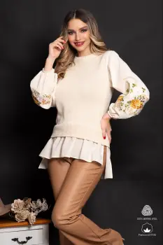 Pulover dama din bumbac bej cu maneci brodate cu bujori galbeni si insertie tip camasa imagine