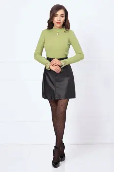 Pulover dama din tricot salvie cu volan din dantela si brosa cu inima imagine