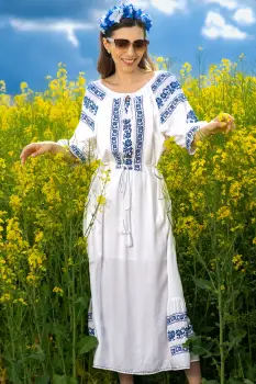 Rochie alba traditionala Marlena lunga din vascoza cu broderie albastra imagine