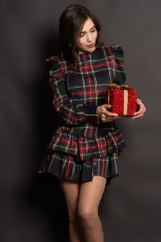 Rochie de Craciun mini in carouri cu volane imagine