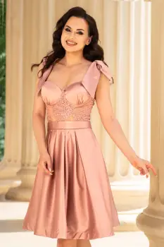 Rochie de ocazie roz in clos Aylin cu dantela si fundite pe umeri imagine