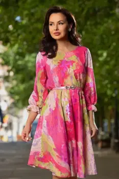 Rochie de zi in clos Aisha din voal fucsia cu imprimeu tip pictura imagine