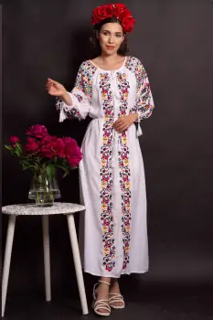 Rochie traditionala alba din vascoza Fernanda cu broderie florala imagine