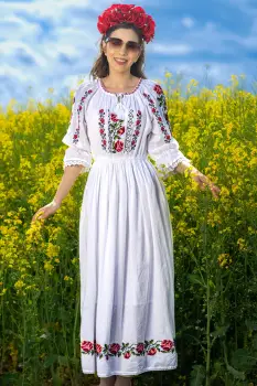 Rochie traditionala din bumbac Monalisa cu trandafiri brodati imagine