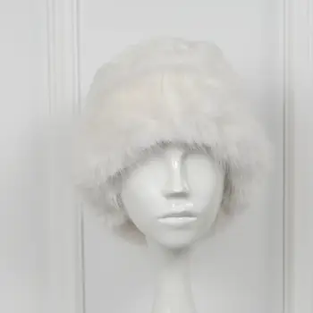 Caciula alba de blana Evelisse imagine