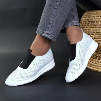 Pantofi albi perforati Cia imagine