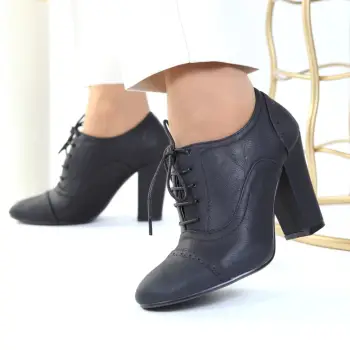 Pantofi negri cu toc Milly imagine