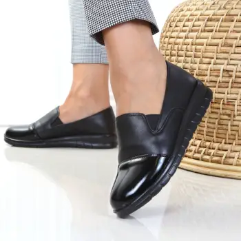 Pantofi negri lacuiti usori Namari imagine