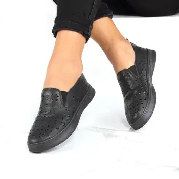 Pantofi negri perforati Calen imagine