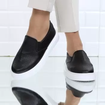 Pantofi negri usori Godina imagine